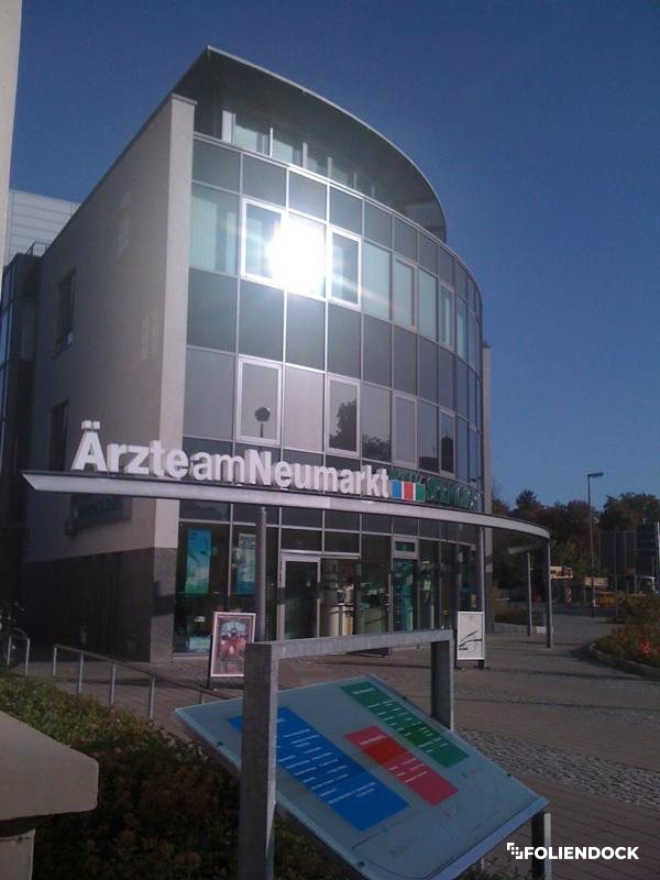 &Auml;rztehaus: Sonnenschutz fr Praxis und Wartebereich (2009)