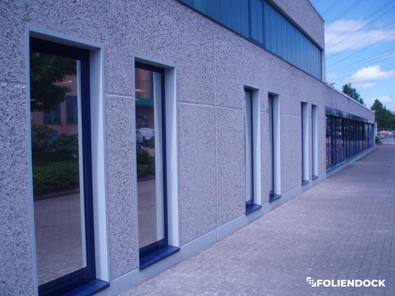 Brofassade mit Sonnenschutz-Spiegelfolie (2010)